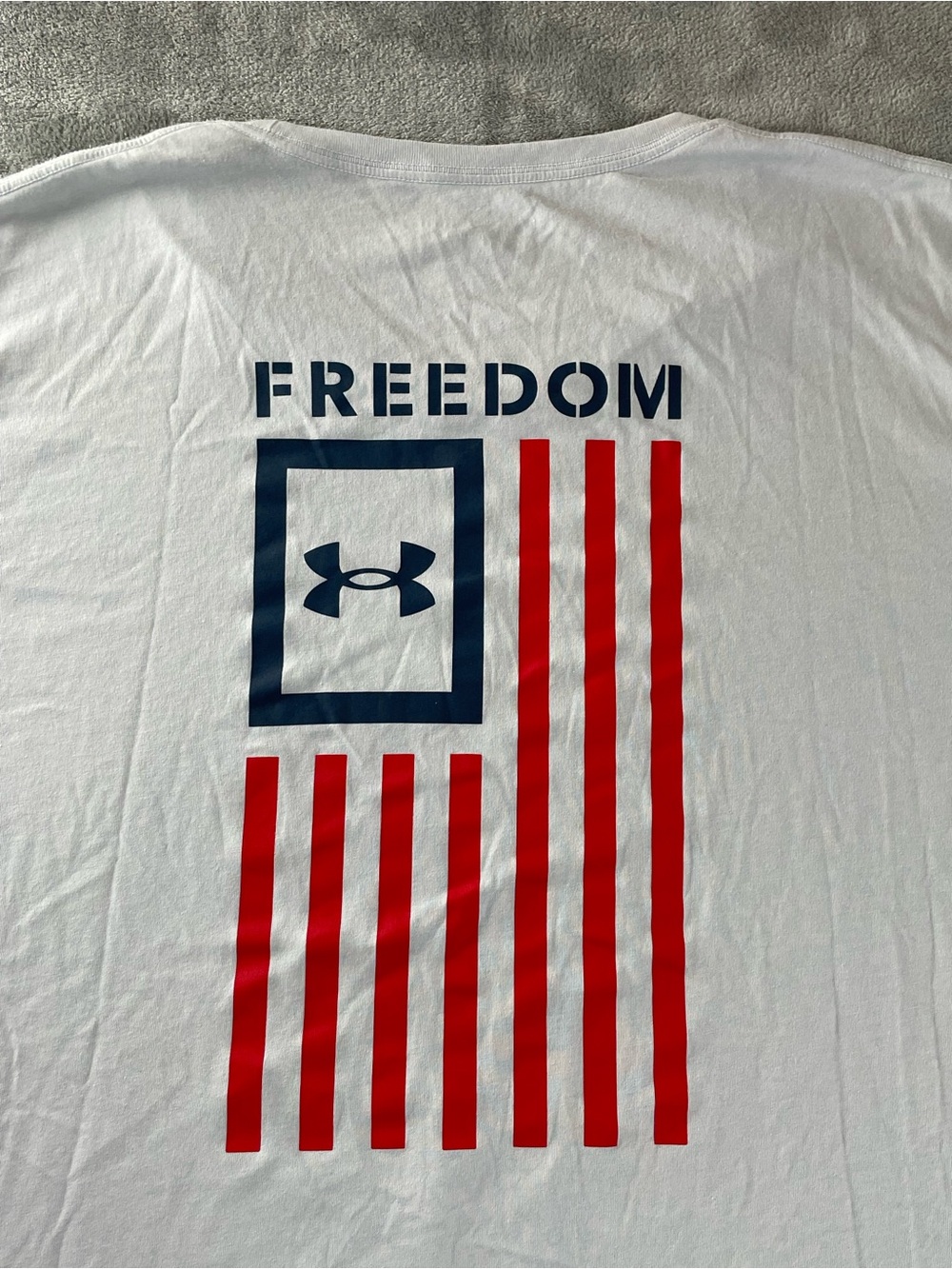 Under Armour Shirt Mens 5XL Light Gray Freedom USA Flag Crew Neck Cotton Poly